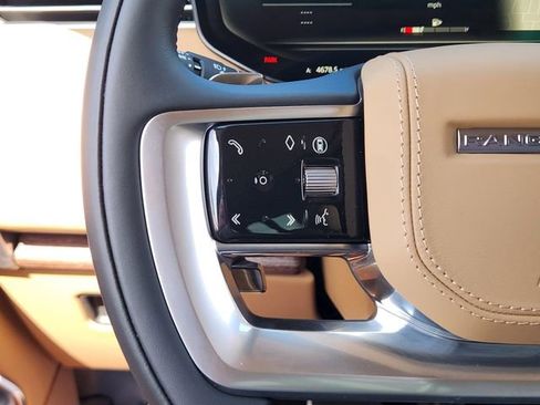 Used 2025 Land Rover Range Rover SE image 34