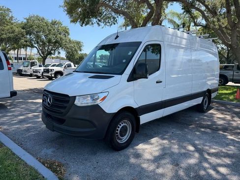 Used 2022 Mercedes-Benz Sprinter 2500 image 3