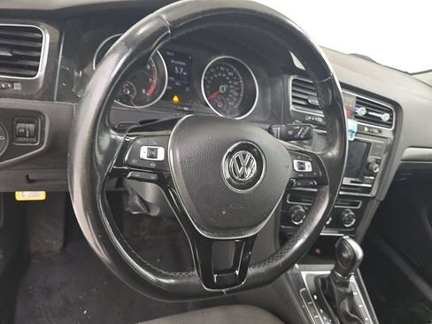 Used 2019 Volkswagen Golf S FWD image 8