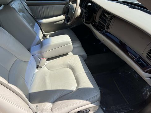 Used 2004 Buick Park Avenue FWD image 21