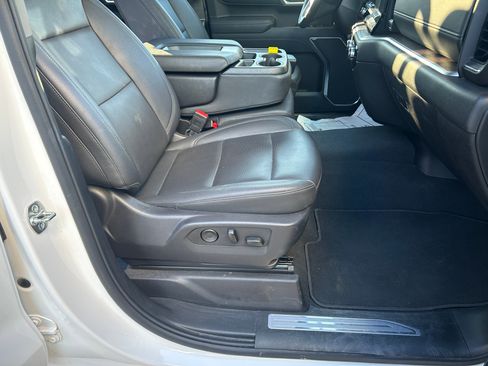 Used 2025 GMC Sierra 1500 SLT image 28