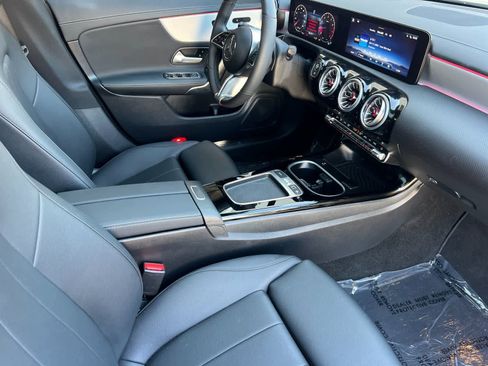 Used 2025 Mercedes-Benz CLA 250 image 16