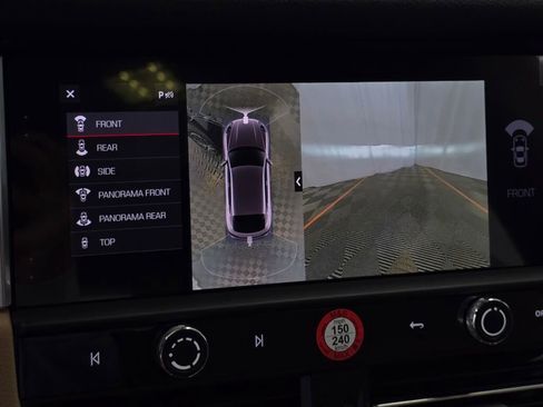 New 2025 Porsche Macan image 30