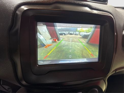 Used 2020 Jeep Renegade Trailhawk w/ Premium Leather Group AWD/4WD image 21