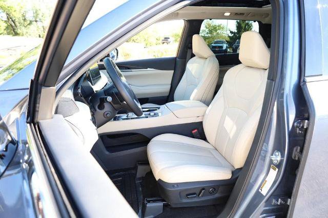 Used 2025 INFINITI QX60 Sensory AWD/4WD image 10