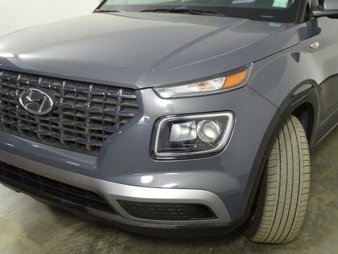 Used 2024 Hyundai Venue SEL image 36