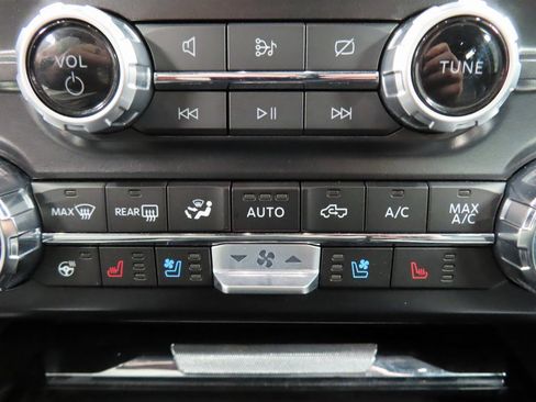 Used 2024 Ford F450 Lariat w/ Chrome Package image 73