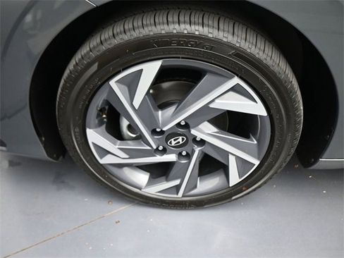 New 2025 Hyundai Elantra Limited image 23