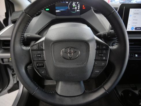 Certified 2025 Toyota Prius LE image 26