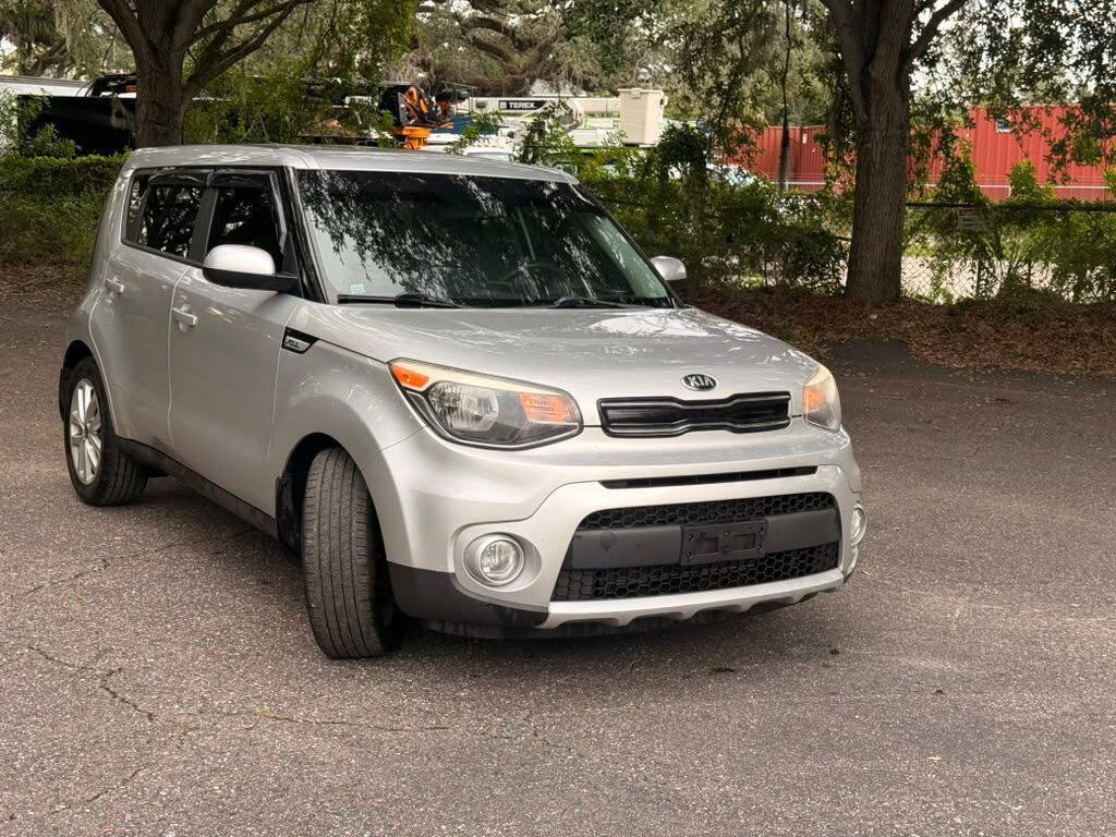 Used 2017 Kia Soul + FWD image 3