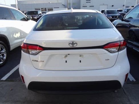Used 2023 Toyota Corolla LE image 5