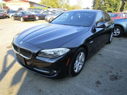 Used 2011 BMW 528i Sedan image 2