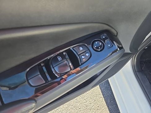 Used 2023 Nissan Altima 2.5 SV FWD image 10