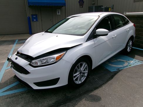 Used 2018 Ford Focus SE image 4