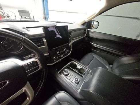 Used 2024 Ford Expedition XLT image 20