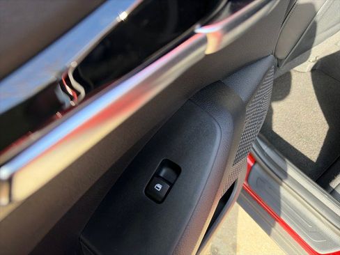 Used 2024 Kia Seltos S image 32