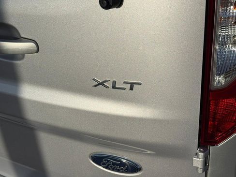 Used 2017 Ford Transit Connect XLT image 7