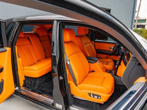 Used 2018 Rolls-Royce Phantom Sedan RWD image 53