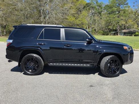 Used 2024 Toyota 4Runner SR5 Premium w/ Moonroof Package image 40