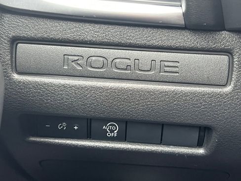 Used 2024 Nissan Rogue S FWD image 25