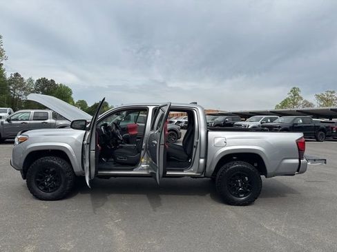 Used 2021 Toyota Tacoma SR5 w/ Technology Package image 25