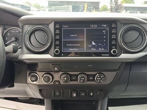 Used 2020 Toyota Tacoma TRD Sport AWD/4WD image 11