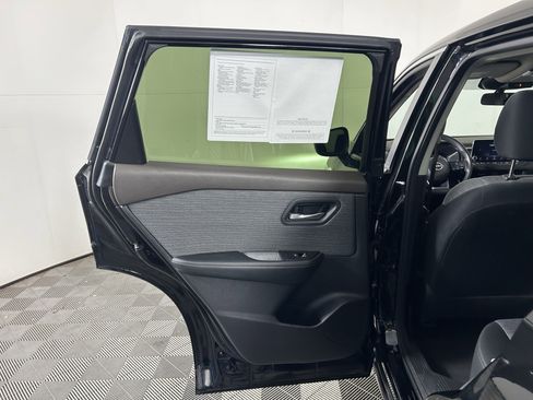 Certified 2023 Nissan Rogue SV image 33