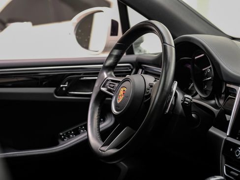 Used 2023 Porsche Macan AWD/4WD image 18