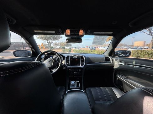 Used 2020 Chrysler 300 S image 21