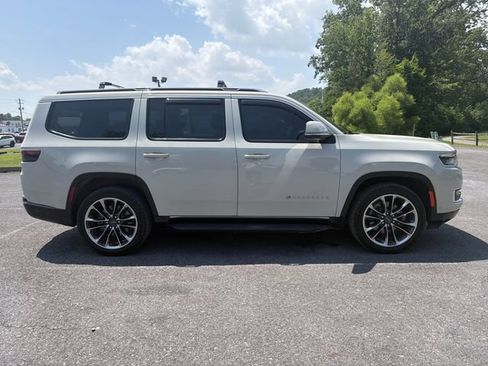 Used 2022 Jeep Wagoneer Series II w/ Premium Group I AWD/4WD image 6