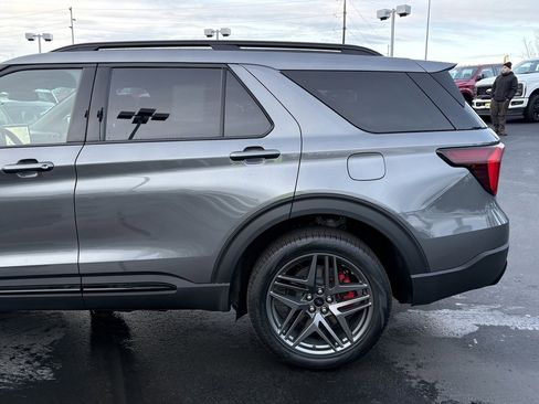 New 2026 Ford Explorer ST-Line w/ ST-Line Street Pack image 13