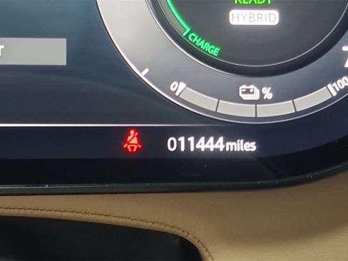 Used 2025 Land Rover Range Rover SE image 15