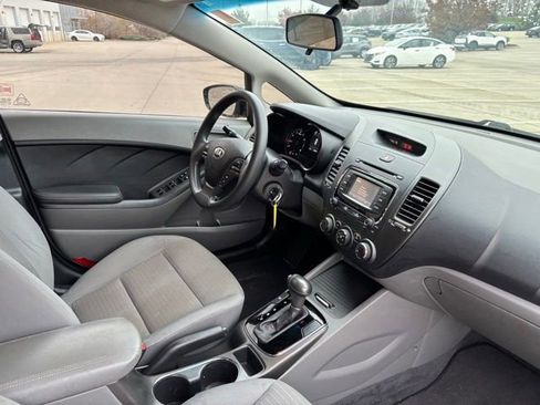 Used 2017 Kia Forte LX w/ LX Popular Package image 19