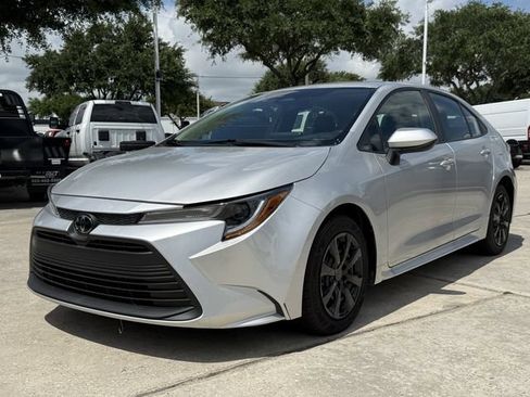 Used 2024 Toyota Corolla LE FWD image 8