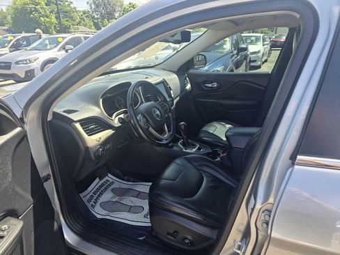 Used 2017 Jeep Cherokee Limited AWD/4WD image 15