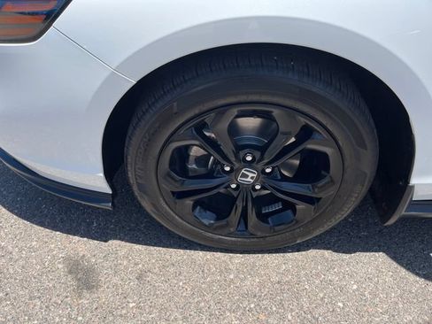 Used 2025 Honda Accord SE image 2