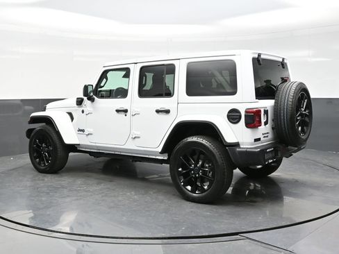 Used 2025 Jeep Wrangler Unlimited Sahara w/ Safety Group AWD/4WD image 4