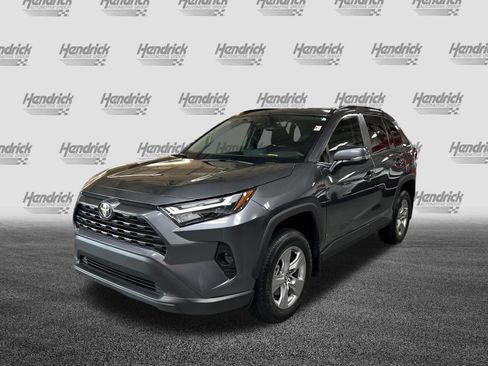 Used 2025 Toyota RAV4 XLE w/ Convenience Package FWD image 5