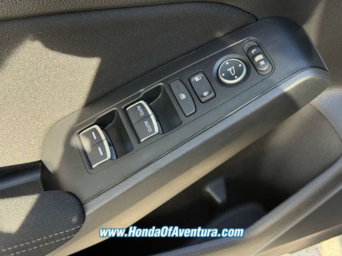 Certified 2025 Honda Civic Sport image 22