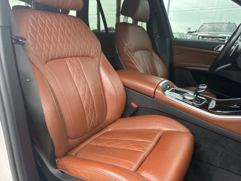 Used 2021 BMW X5 xDrive40i w/ M Sport Package AWD/4WD image 12