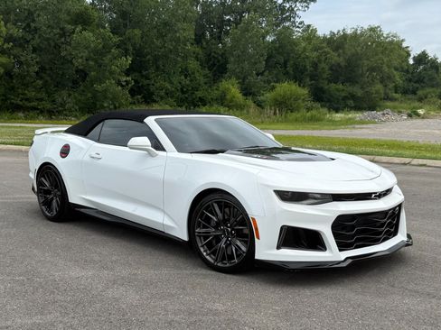 Used 2020 Chevrolet Camaro ZL1 RWD image 9