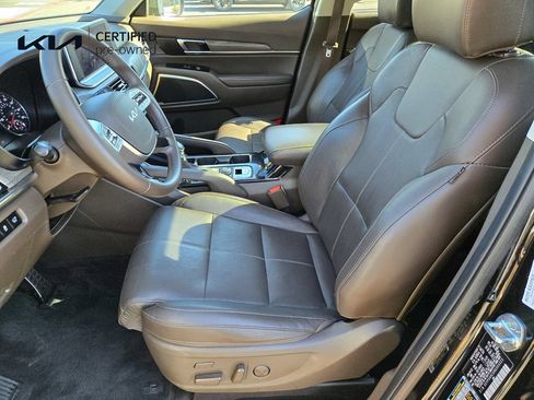 Used 2022 Kia Telluride SX w/ Towing Package FWD image 16