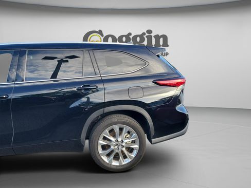 Used 2020 Toyota Highlander Limited FWD image 24