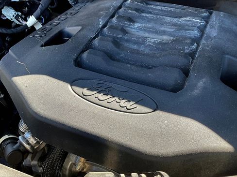 Used 2023 Ford F150 XLT image 32