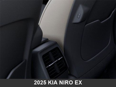 Used 2025 Kia Niro EX image 26