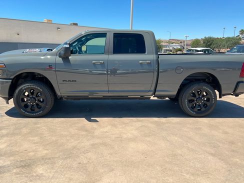 New 2026 RAM 2500 Laramie AWD/4WD image 2
