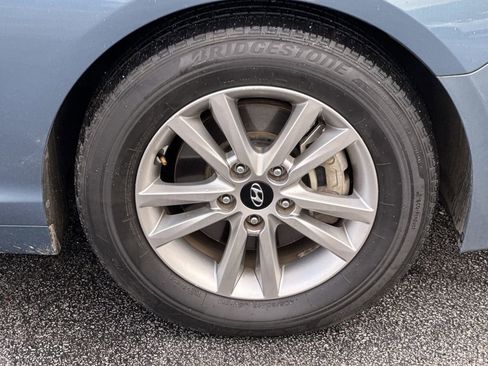 Used 2015 Hyundai Sonata SE image 12