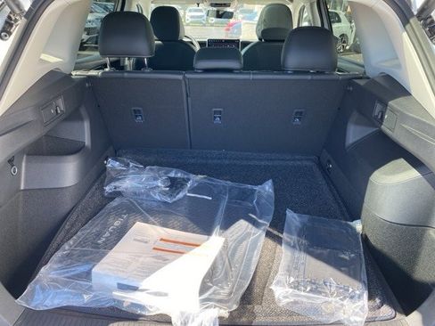 New 2025 Volkswagen Tiguan SE image 60