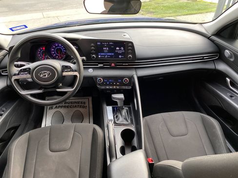 Used 2021 Hyundai Elantra SEL FWD image 4