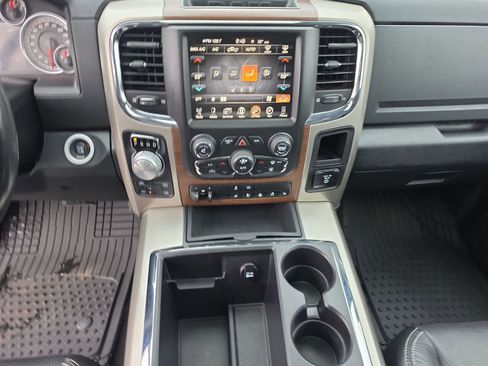 Used 2015 RAM 1500 Laramie w/ Convenience Group AWD/4WD image 13